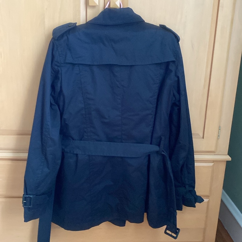 Sarah Jessica Parker black short waisted trench coat w/ removable lining - Picture 6 of 12